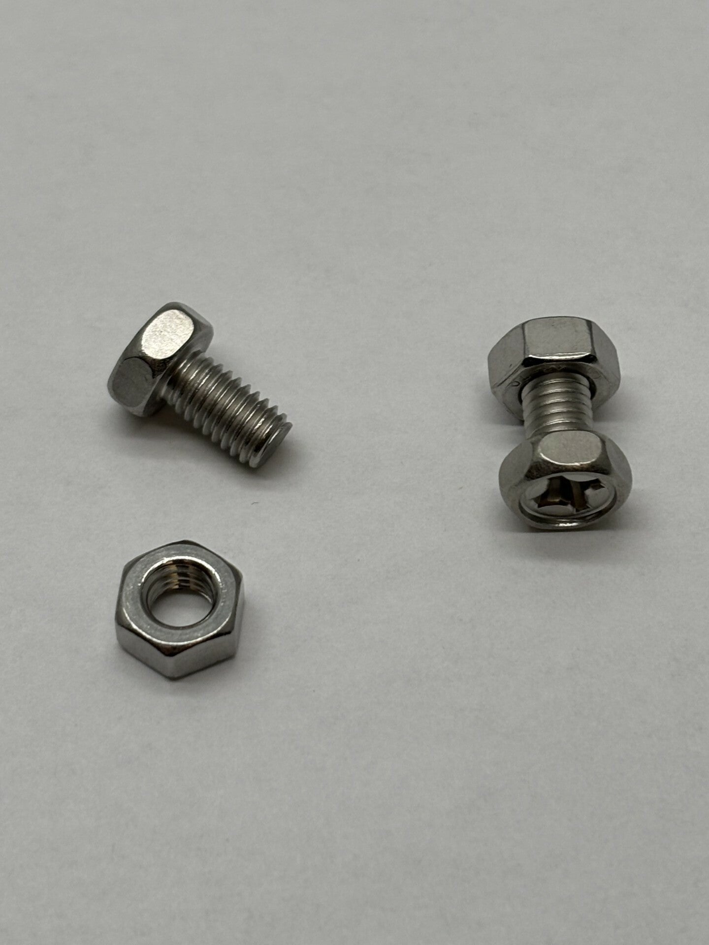 BATTERY BOLTS NUT & BOLT SET 6X10MM by YUASA